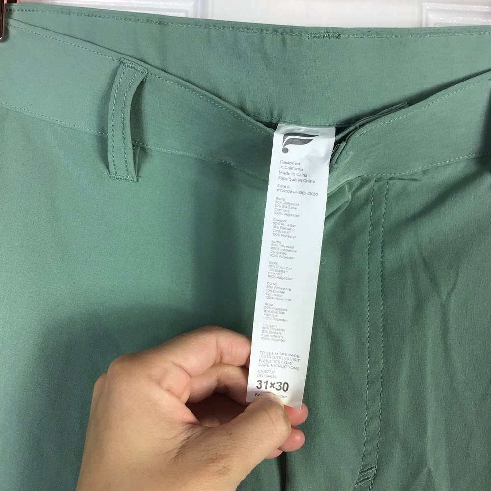 Fabletics The Only Pant Classic Fit Golf Men Size 31 X 30 - Picture 3 of 4